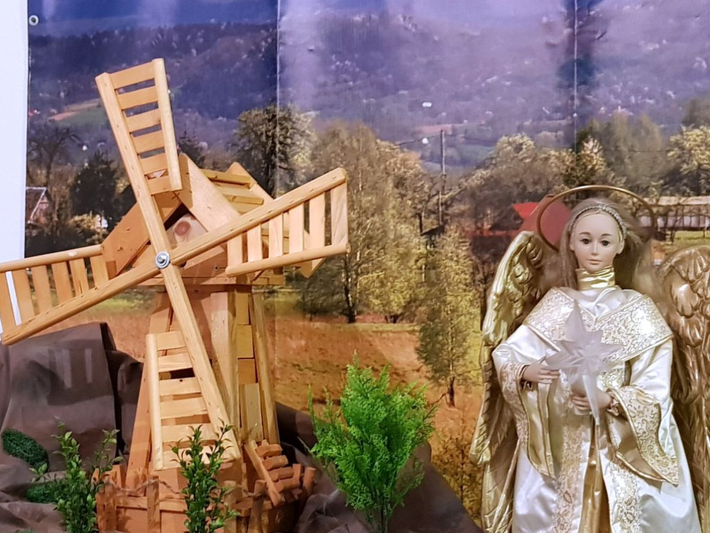 Ruchoma szopka w kościele z Płazie