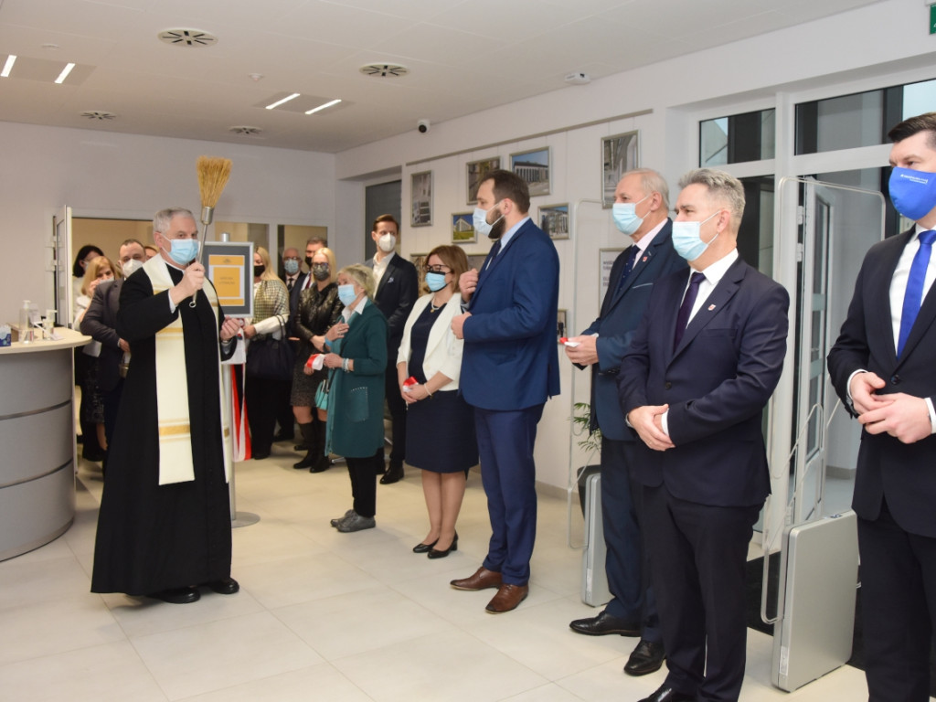 Otwarcie nowej biblioteki w Krzeszowicach 17.01.2022