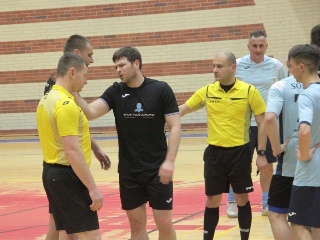 Mecz Magic Sport Ligi Futsalu w Chrzanowie: Solidex - Sportpluszdrowie.pl