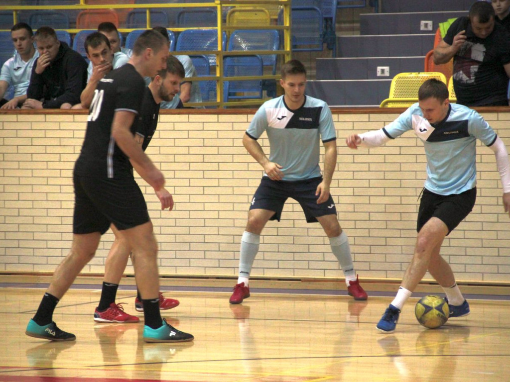 Mecz Magic Sport Ligi Futsalu w Chrzanowie: Solidex - Sportpluszdrowie.pl