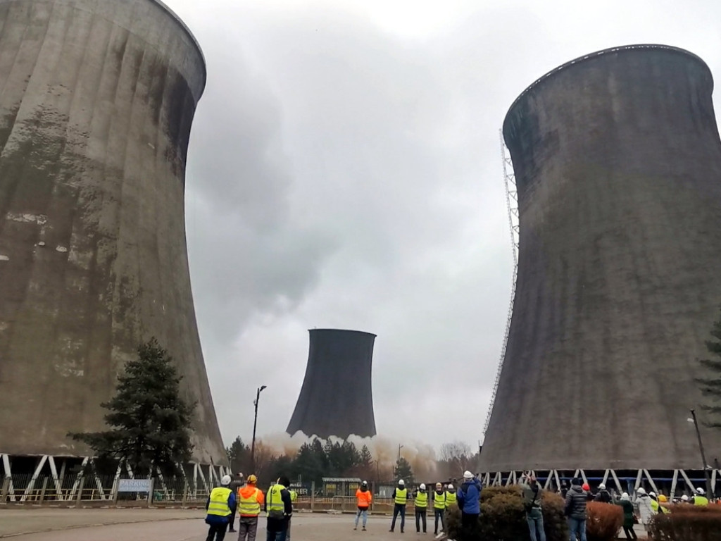 Wyburzanie chłodni kominowej w Elektrowni Siersza - 9 lutego 2022 r.