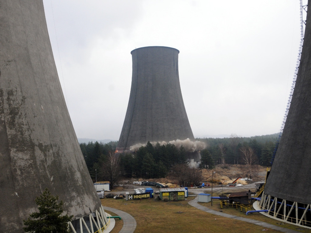 Jak znikła chłodnia w Elektrowni Siersza - klatka po klatce - 9.02.2022