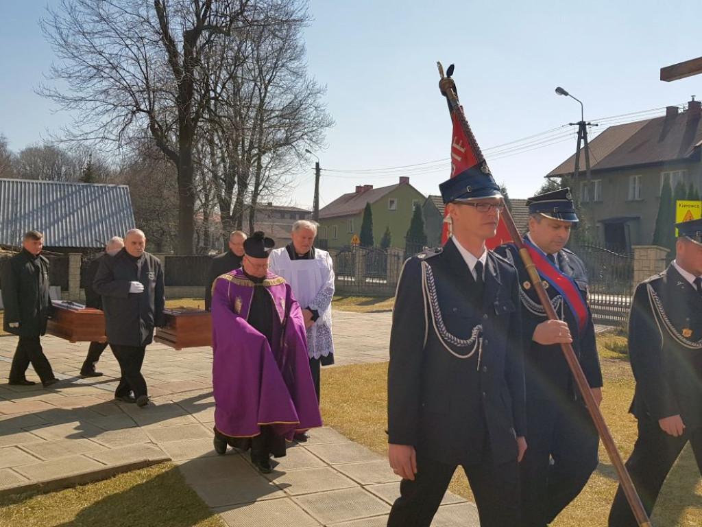 Pogrzeb ofiar drugiej wojny światowej w Płazie