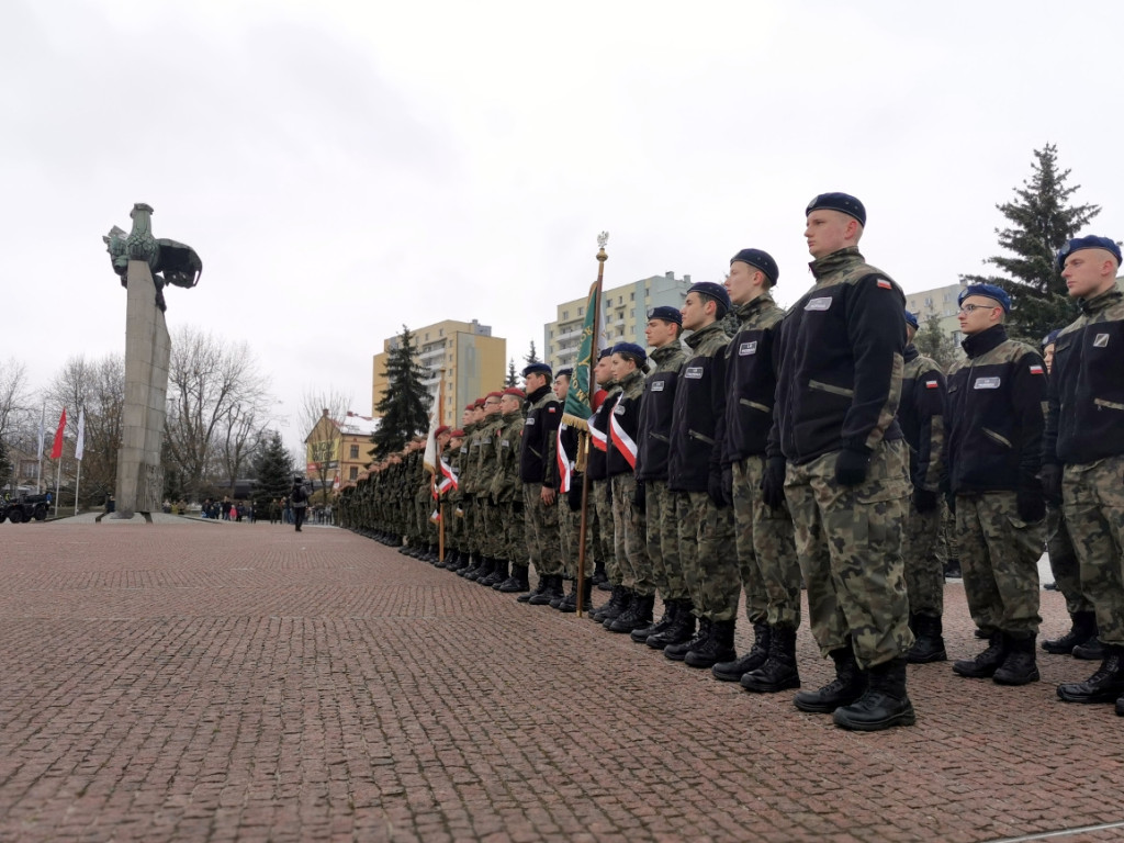 Przysięga żołnierzy 11. Małopolskiej Brygady Obrony Terytorialnej w Chrzanowie