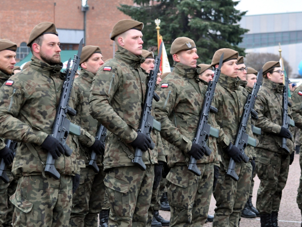 Przysięga żołnierzy 11. Małopolskiej Brygady Obrony Terytorialnej w Chrzanowie