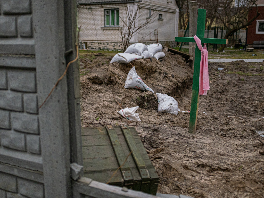 Zdjęcia zrujnowanego miasta Bucza. Fot. Oleksandr Chekmenov, Kijów