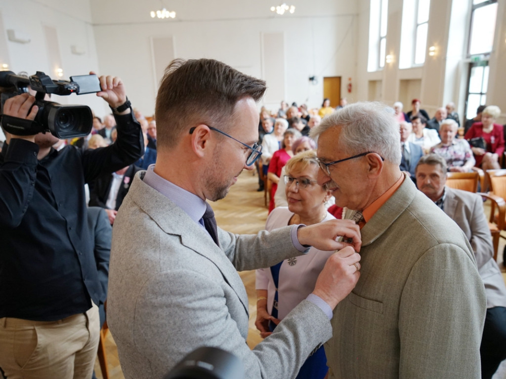 Złote Gody w Chrzanowie. Komu burmistrz wręczył medal?