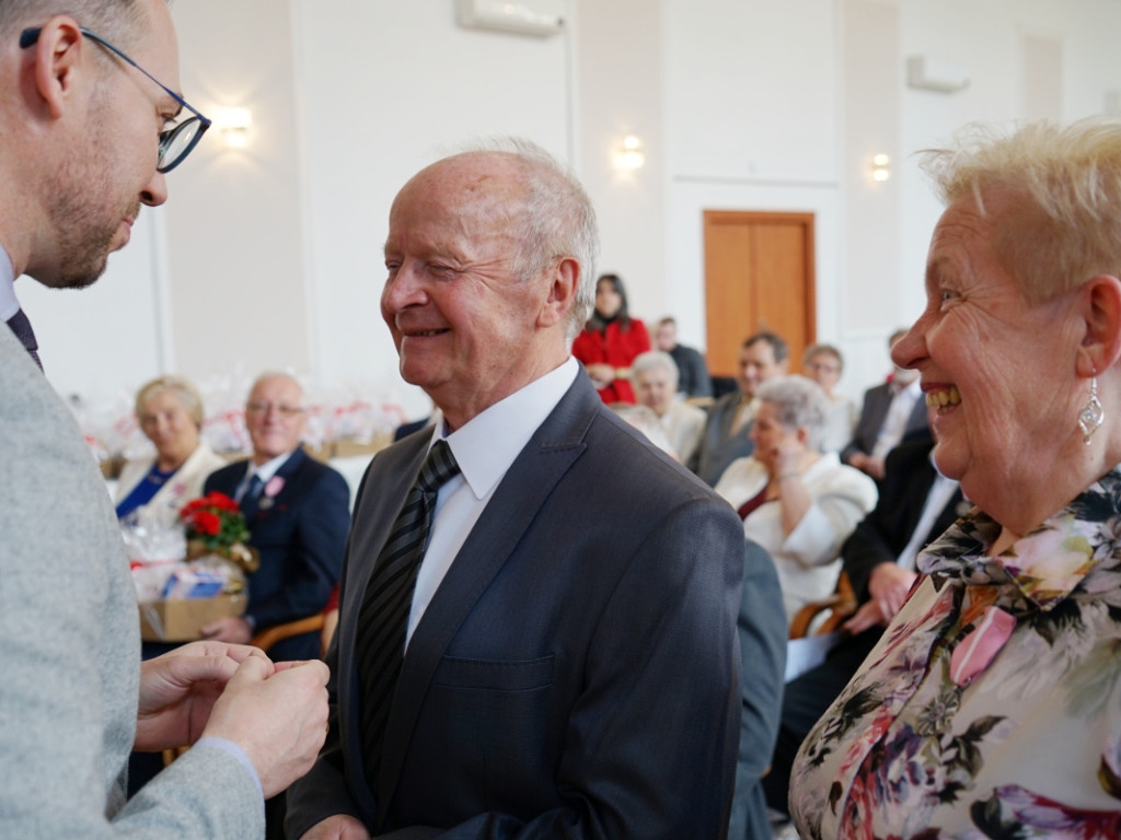 Złote Gody w Chrzanowie. Komu burmistrz wręczył medal?