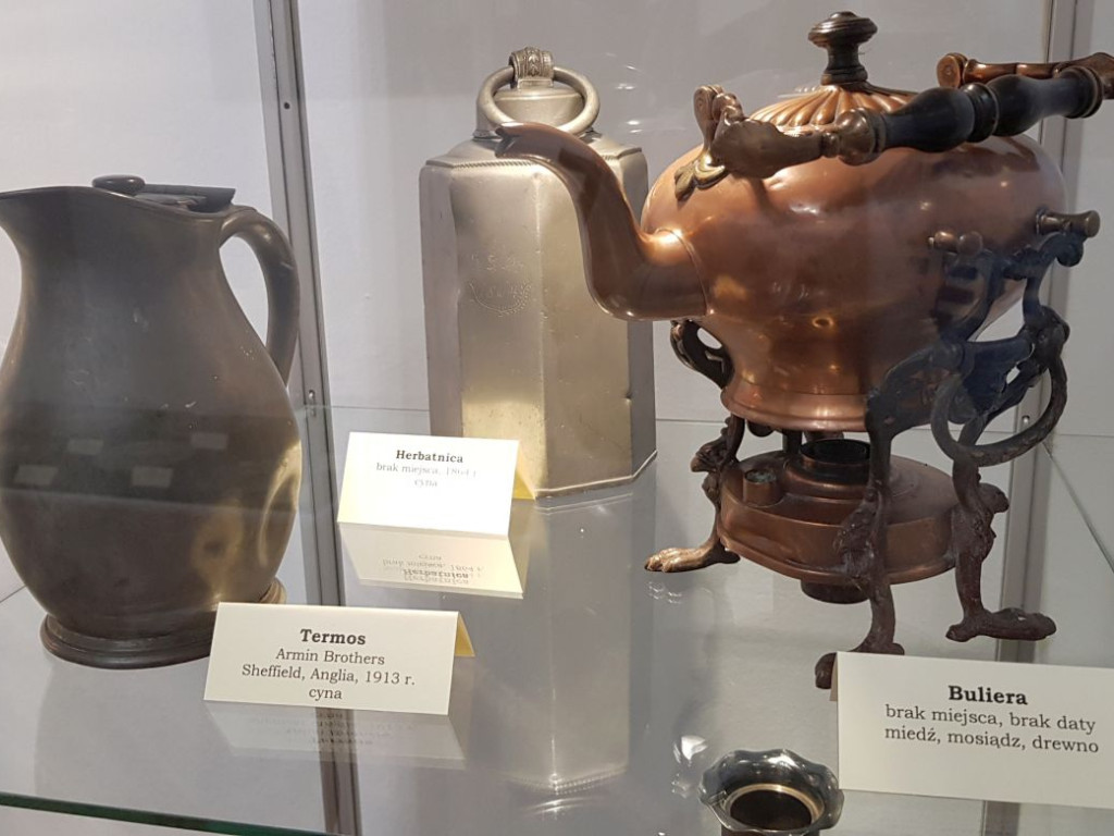 Wystawa "Filiżanki, garnki, garnuszki". Zastawa stołowa ze zbiorów Muzeum w Chrzanowie