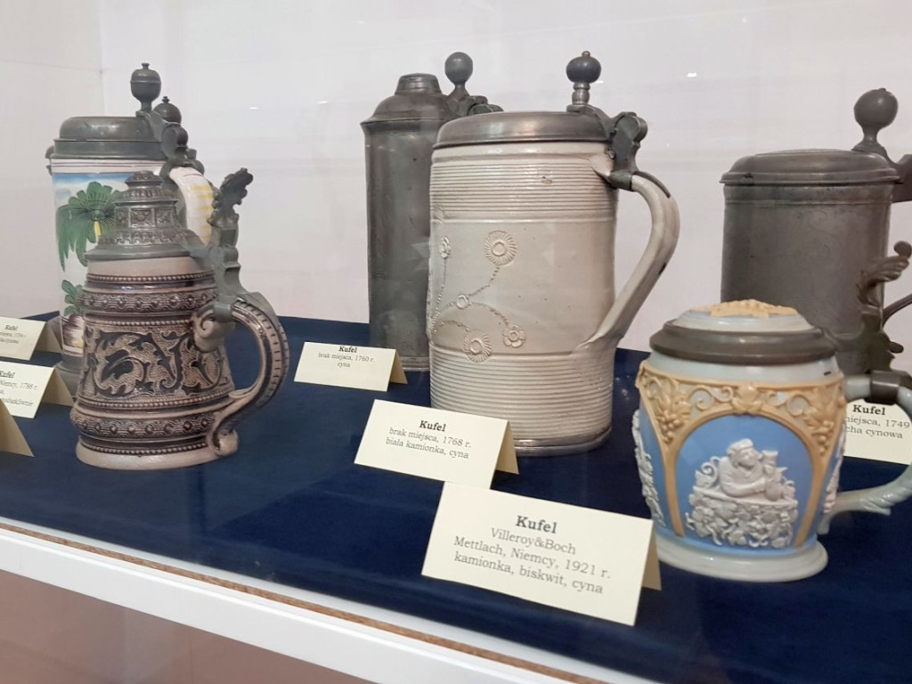 Wystawa "Filiżanki, garnki, garnuszki". Zastawa stołowa ze zbiorów Muzeum w Chrzanowie