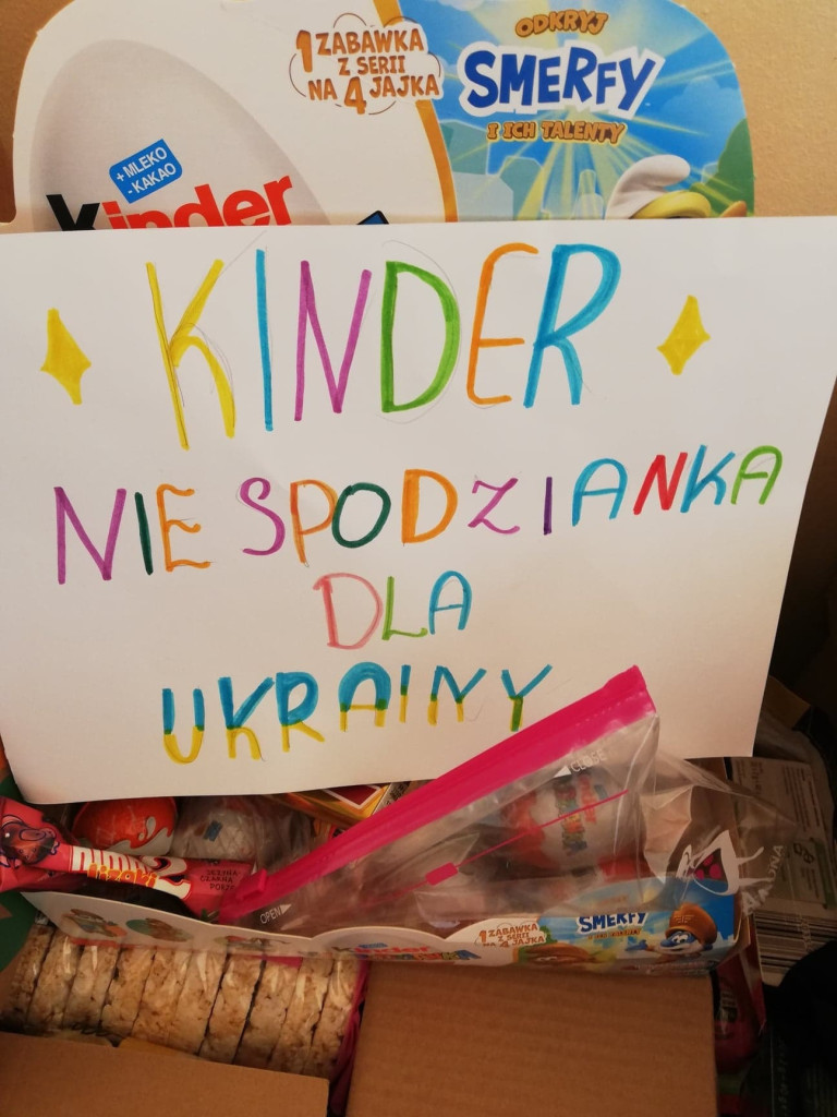 Wolontariusze rozdają pomoc Ukraińcom/ Jacek Matuszczak