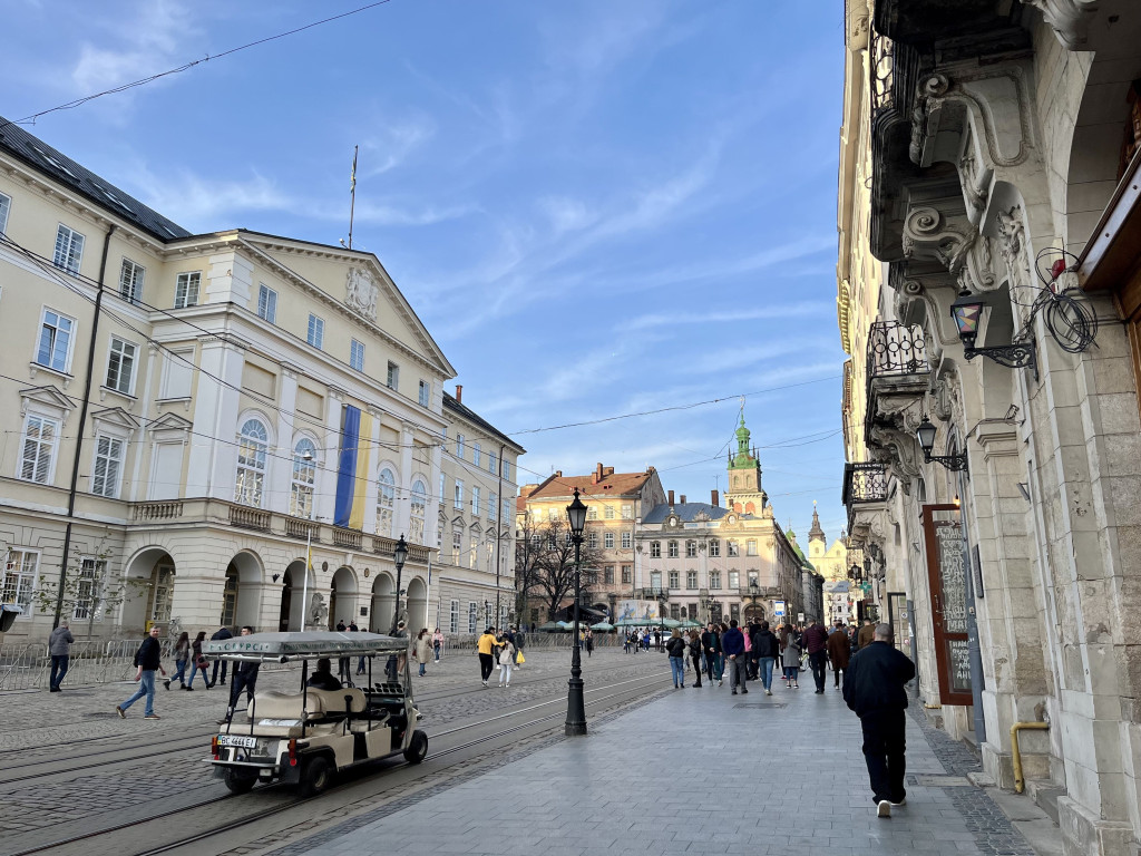Львів зараз. Фото: Наталія, Лілія Коржицькі.