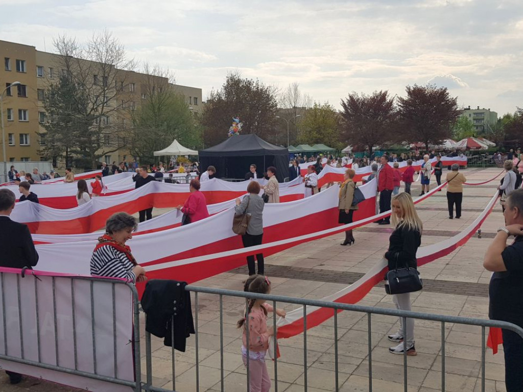 Konkurs w Libiązu na najdłuższą bialo-czerwoną flagę