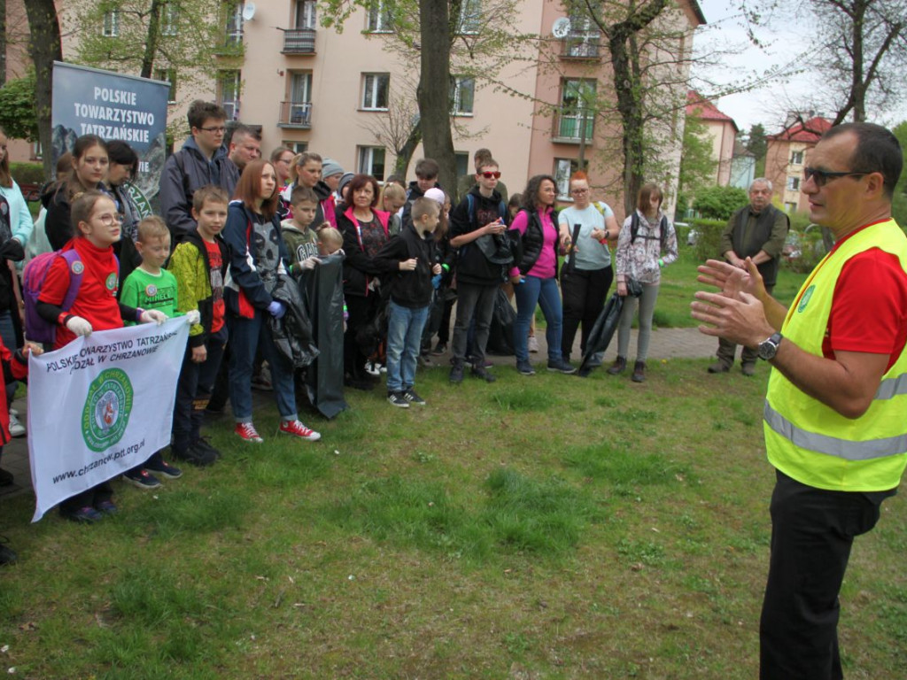 Sprzątanie lasu w Chrzanowie-Stelli z Polskim Towarzystwem Tatrzańskim