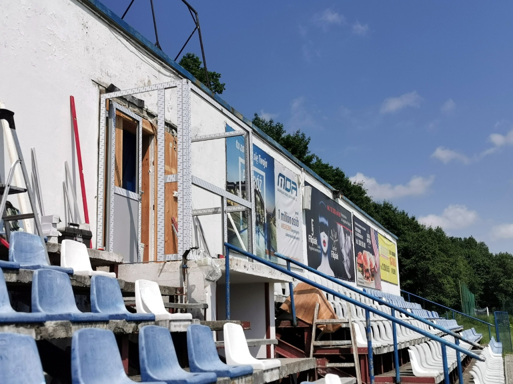 Tak zmienia się stadion Świtu Krzeszowice