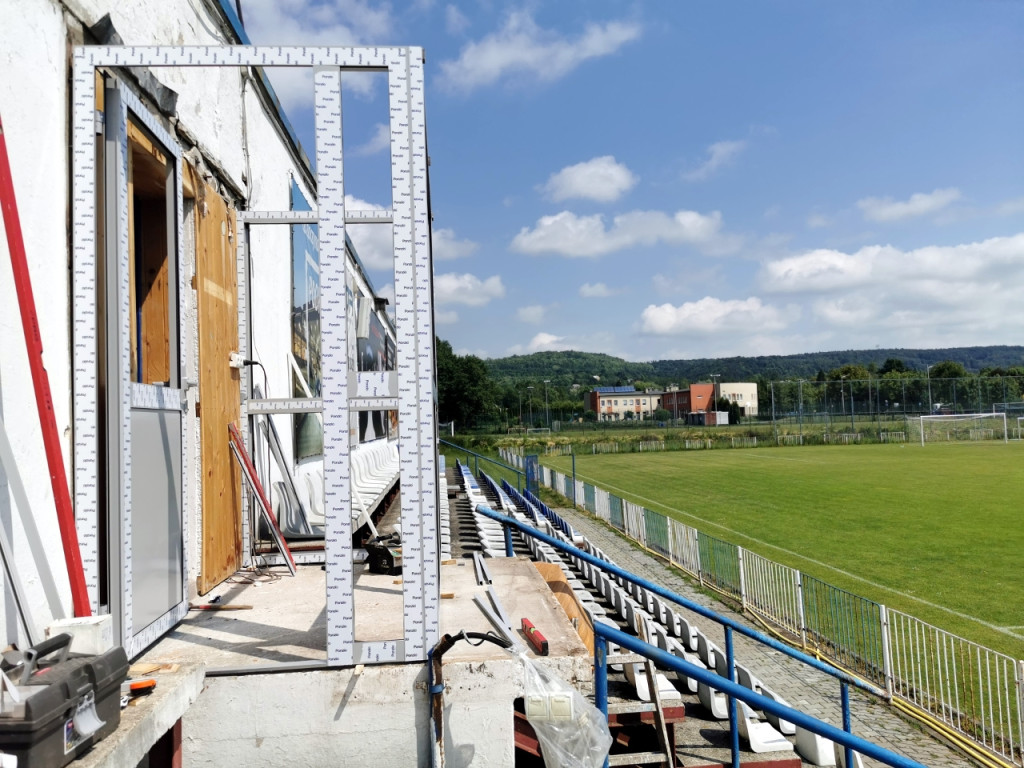 Tak zmienia się stadion Świtu Krzeszowice