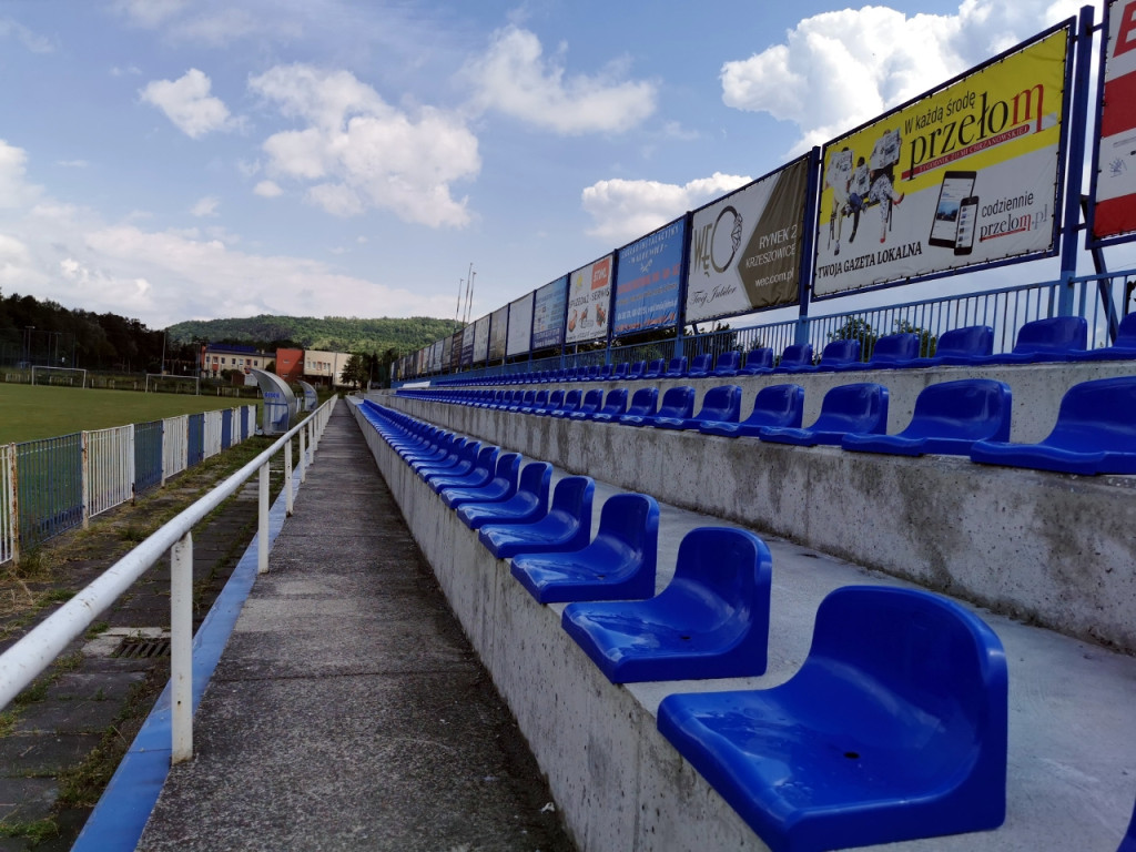 Tak zmienia się stadion Świtu Krzeszowice