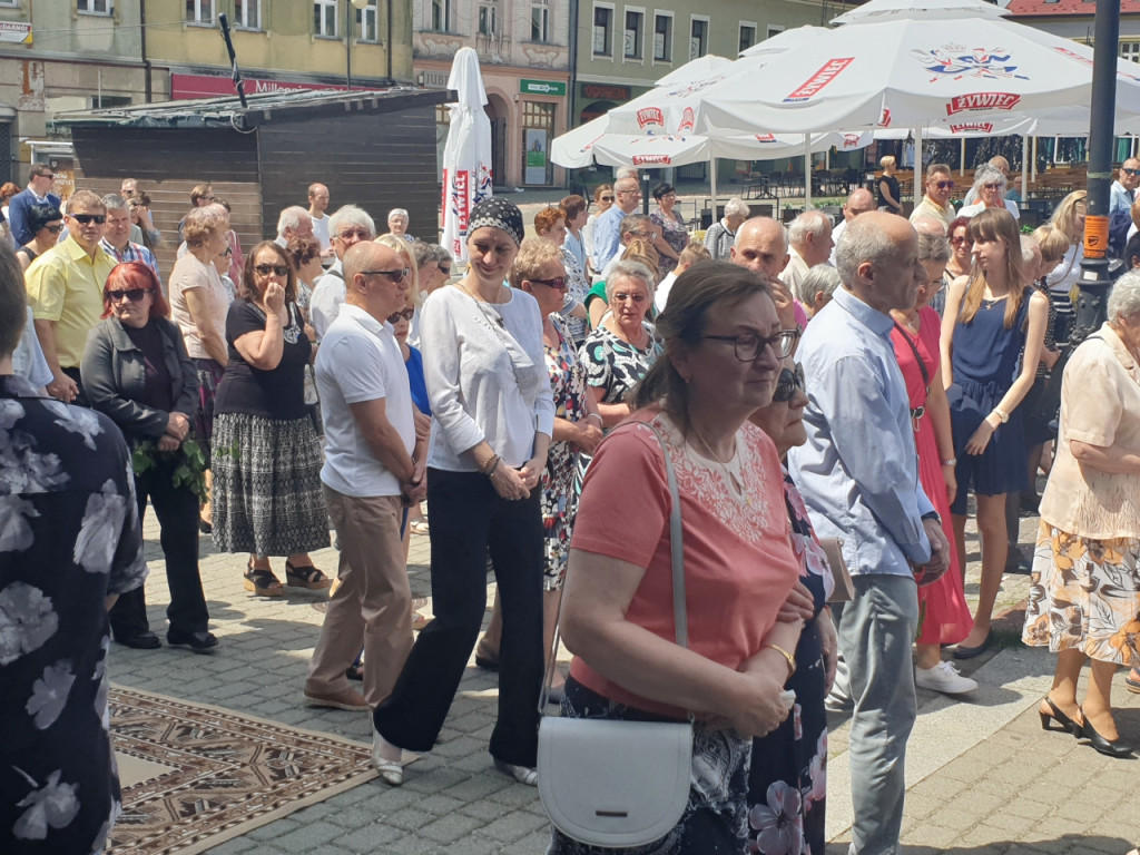 Procesja Bożego Ciała przeszła przez Rynek w Chrzanowie 16.06.2022