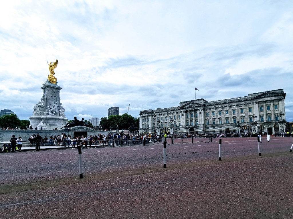 Pałac Buckingham - oficjalna londyńska rezydencja brytyjskich monarchów