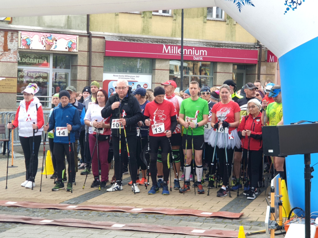 Niepodległościowy marsz nordic walking w Chrzanowie 11.11.2022