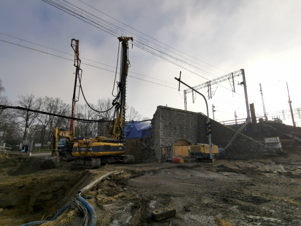 Przebudowa wiaduktów kolejowych nad ul. Sienną i Krasickiego w Chrzanowie