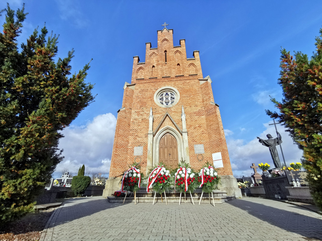 Kaplica mauzoleum generała Józefa Chłopickiego na cmentarzu w Krzeszowicach