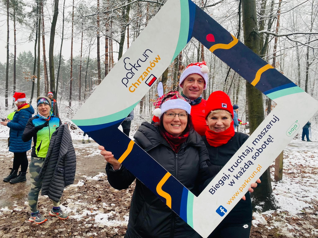 Mikołajkowy i jubileuszowy bieg parkrun w Chrzanowie