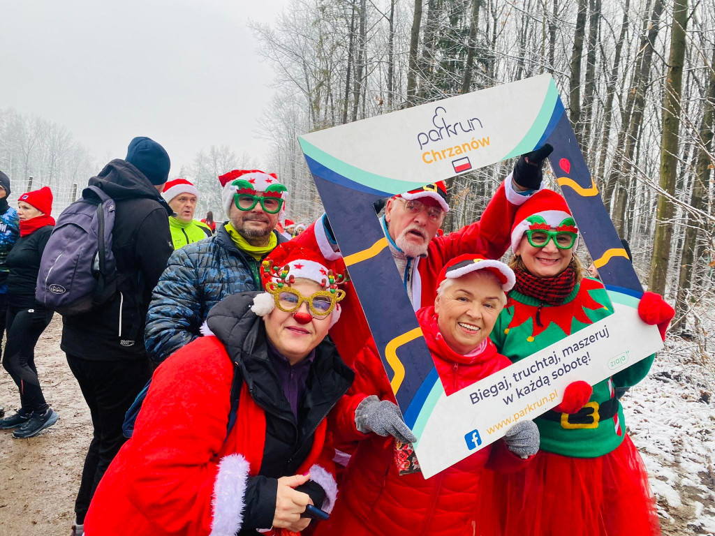 Mikołajkowy i jubileuszowy bieg parkrun w Chrzanowie