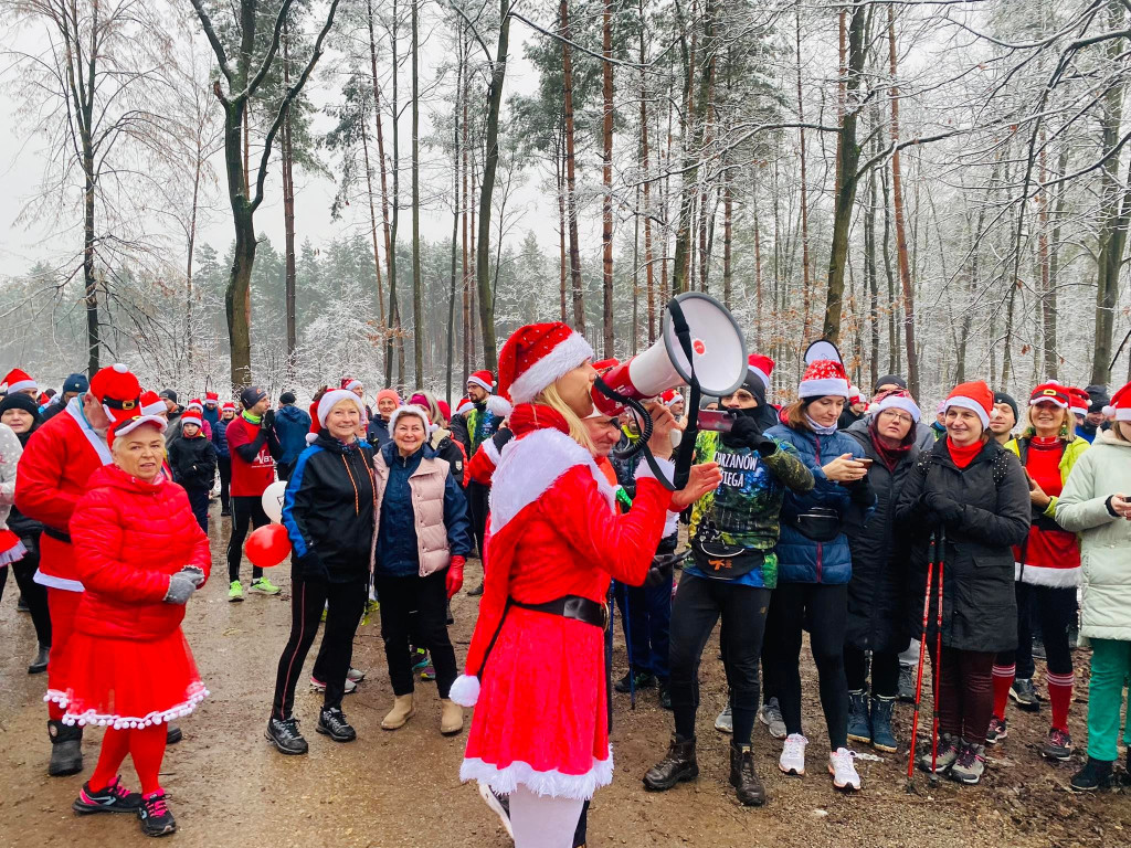 Mikołajkowy i jubileuszowy bieg parkrun w Chrzanowie