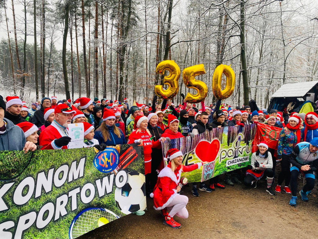 Mikołajkowy i jubileuszowy bieg parkrun w Chrzanowie