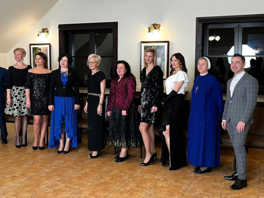 Studniówka I LO w Chrzanowie w Folwarku Zalesie 7.01.2023
