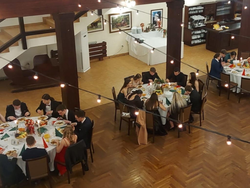 Studniówka I LO w Chrzanowie w Folwarku Zalesie 7.01.2023
