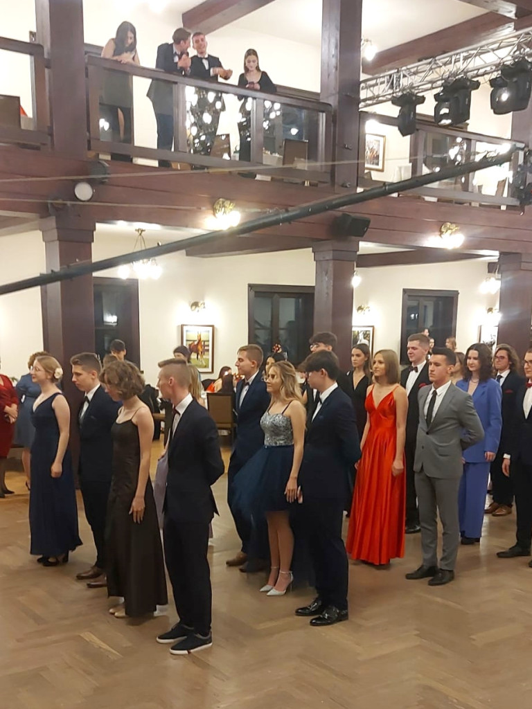 Studniówka I LO w Chrzanowie w Folwarku Zalesie 7.01.2023