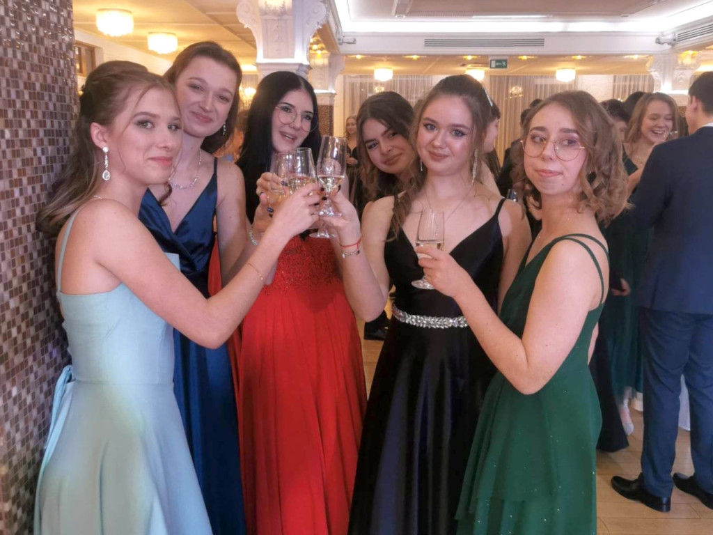 Studniówka LO w Krzeszowicach - Kasztel Kajasówka w Rybnej