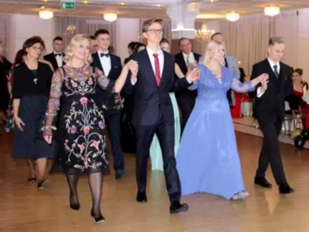 Studniówka LO w Krzeszowicach - Kasztel Kajasówka w Rybnej