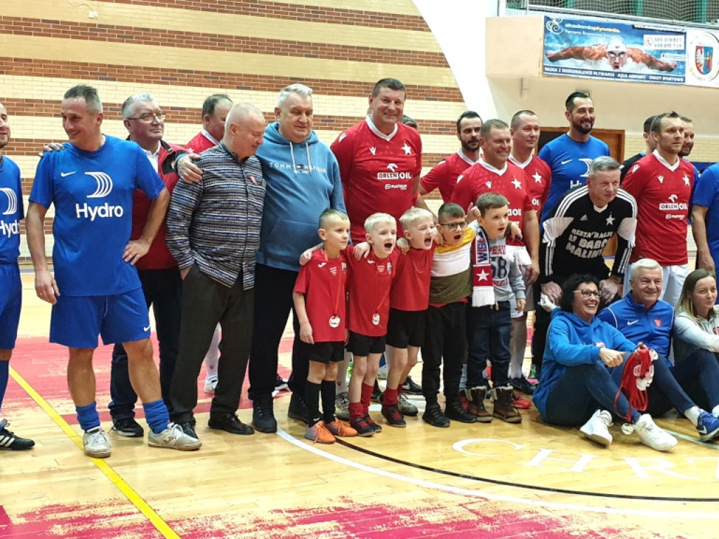 Oldboje Wisły Kraków kontra Fablok w ramach WOŚP w Chrzanowie 26.01.2023