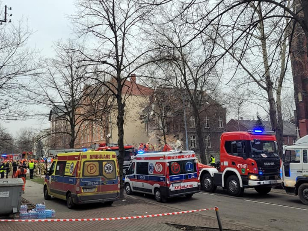 Strażacy z Chrzanowa zabezpieczali miejsce wybuchu gazu w Katowicach