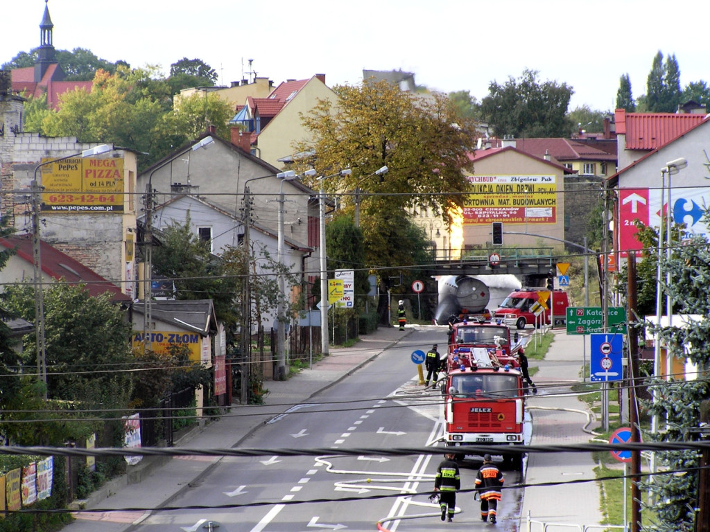 Pożar cysterny pod wiaduktem na ul. Krakowskiej w Chrzanowie w 2008 roku