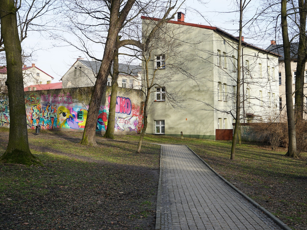 Straszą rudery po dawnej komendzie policji w Chrzanowie
