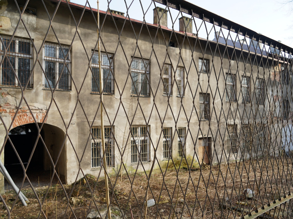 Straszą rudery po dawnej komendzie policji w Chrzanowie