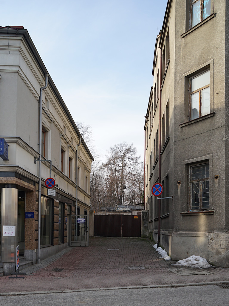 Straszą rudery po dawnej komendzie policji w Chrzanowie