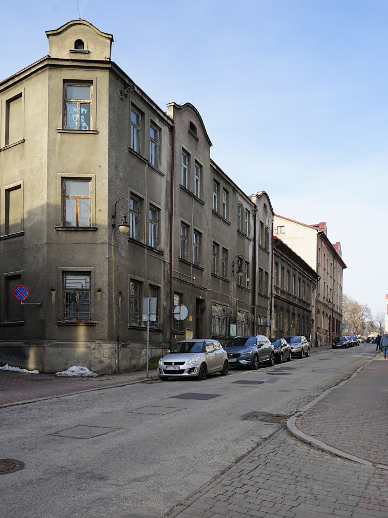 Straszą rudery po dawnej komendzie policji w Chrzanowie