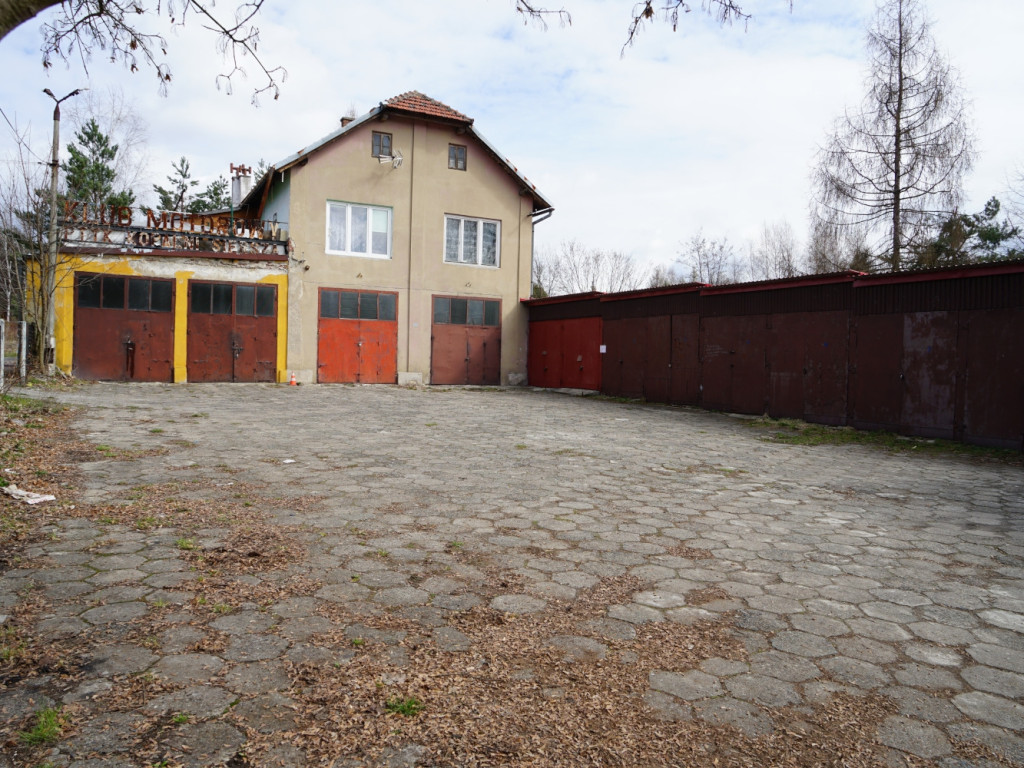 Dawna stacja samoobsługowa w Trzebini Sierszy
