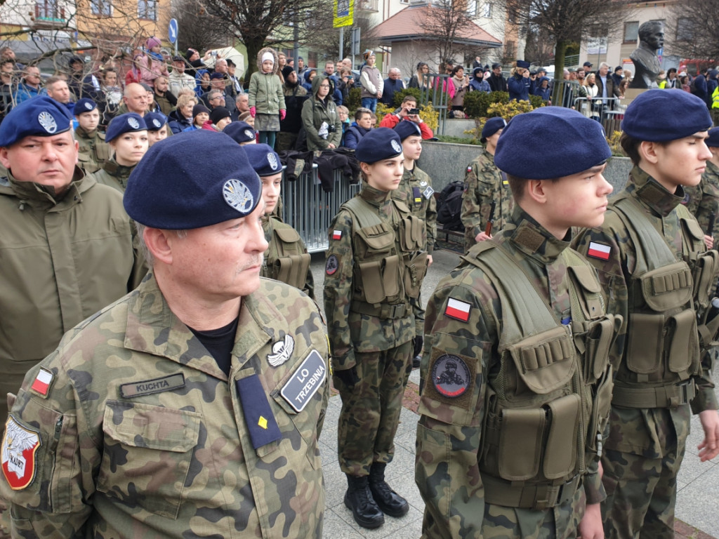 Przysięga żołnierzy WOT na rynku w Trzebini 1.04.2023