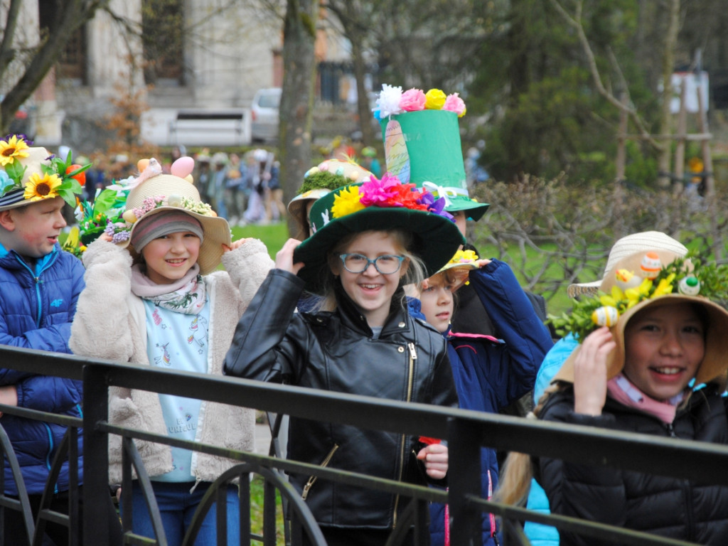 Parada kapeluszy w Krzeszowicach 13.04.2023