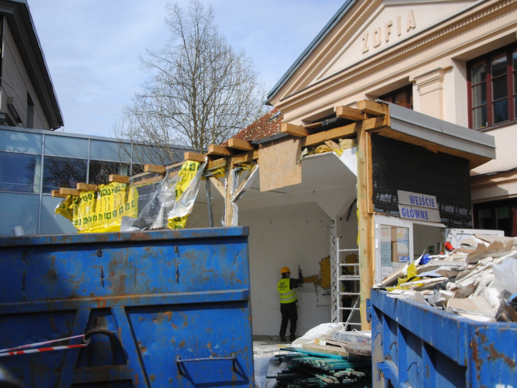 Burzenie przewiązki przy balneologii w Krzeszowicach 14.04.2023