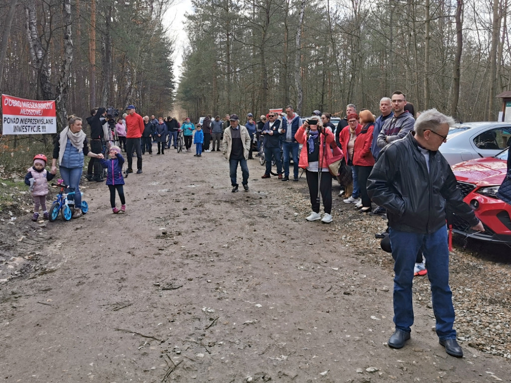 Protest przeciwko budowie obwodnicy przez Puszczę Dulowską