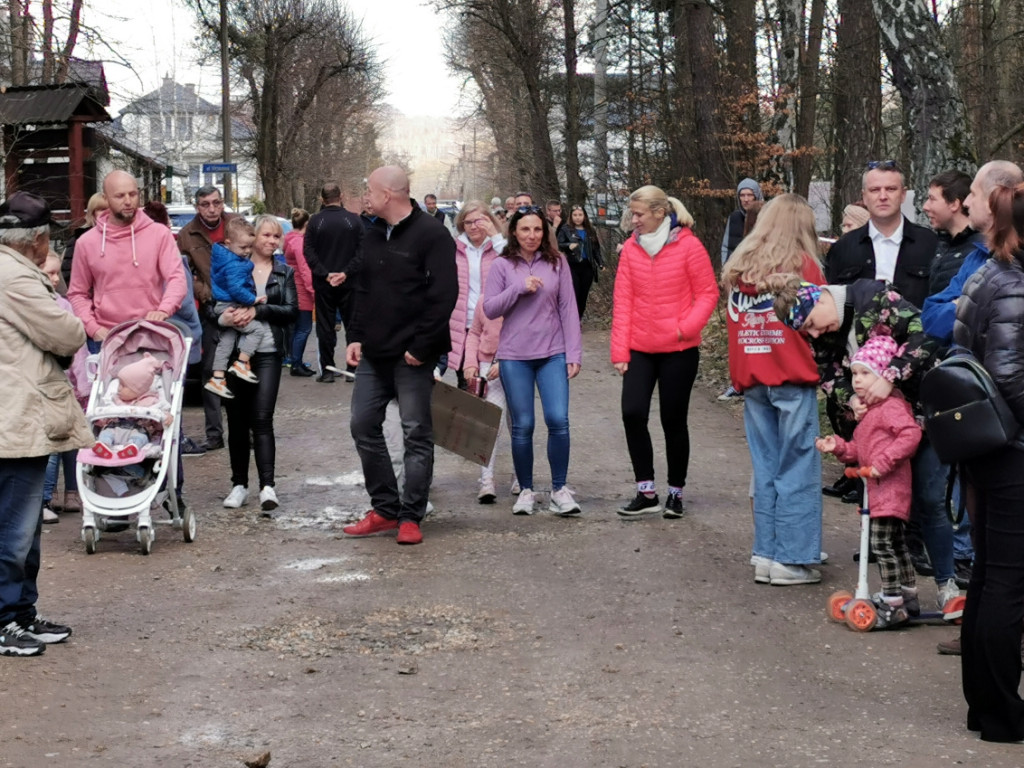 Protest przeciwko budowie obwodnicy przez Puszczę Dulowską