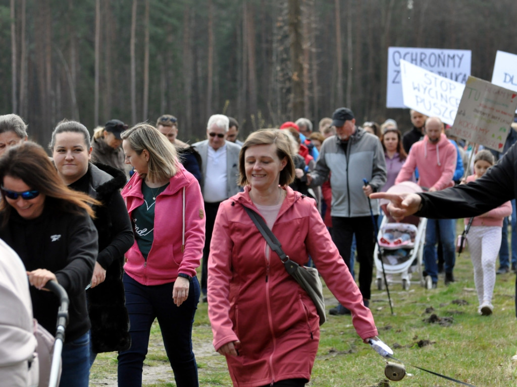 Protest przeciwko budowie obwodnicy przez Puszczę Dulowską