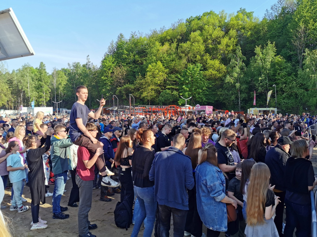 Enej zagrał nad Balatonem w Trzebini